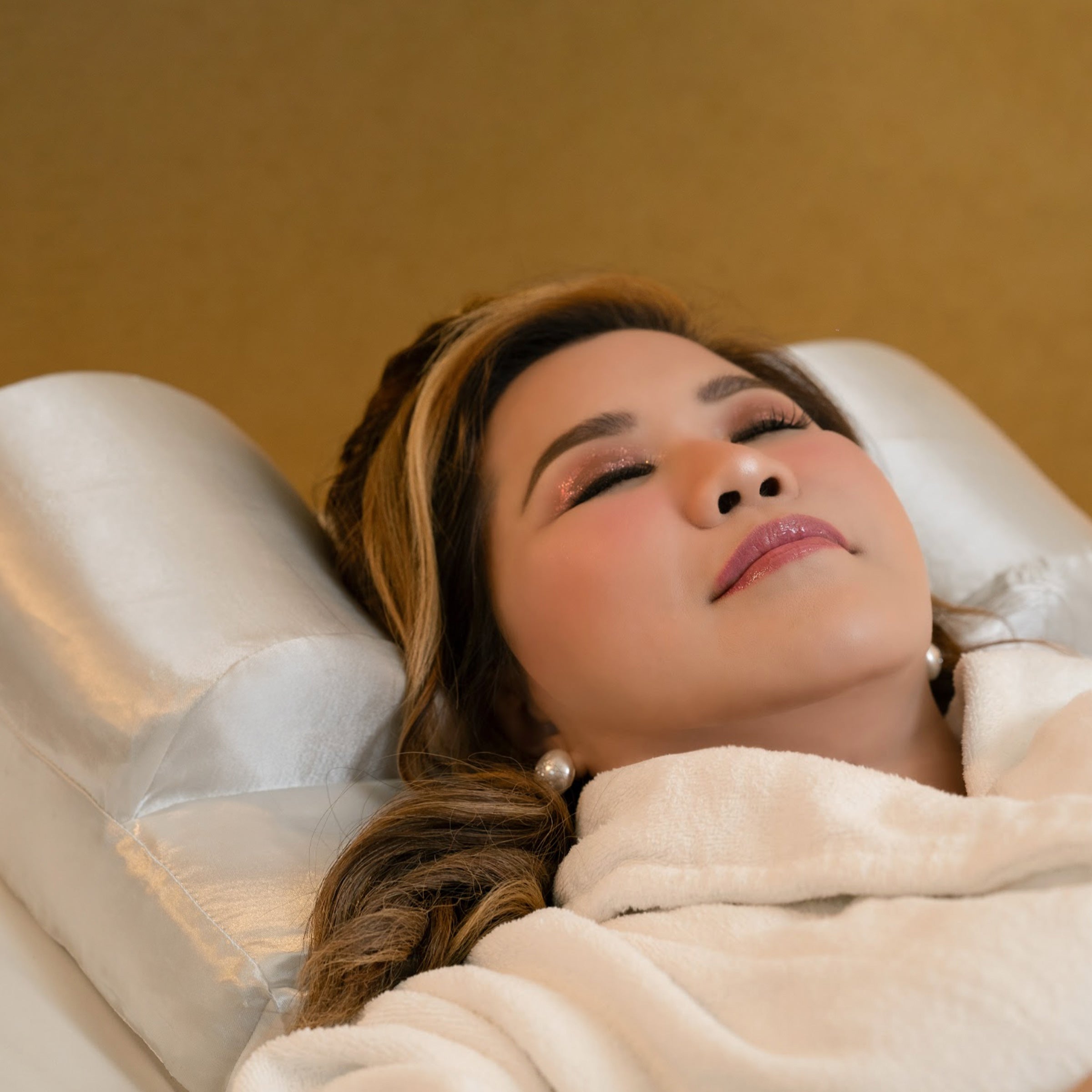 Olivia Quido sleeping on beauty pillow